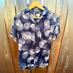 Camp-Collar shirt. Dress up or be beach casual.